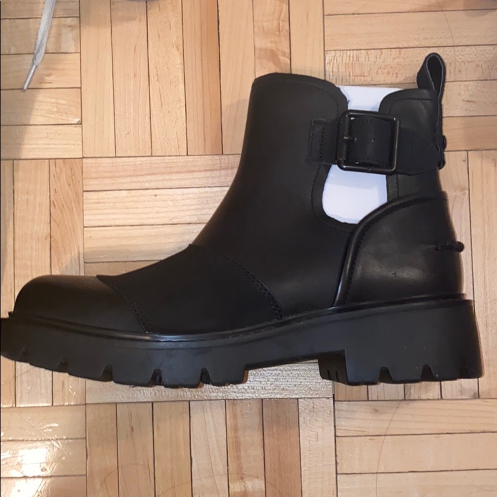 Brand new (no box) Ugg Stockton Black Boots